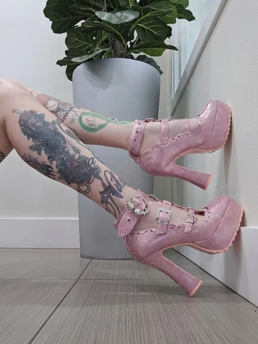 Ellie ✦ DAPHNE Pink Chunky Platform Heels ✦ Metallic Skull Buckle Size 9 NWT